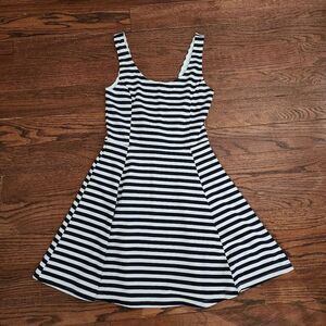 H&M DIVIDED Striped Skater‎ Dress Women’s Size 4 Silhouette Fairy Flattering NEW